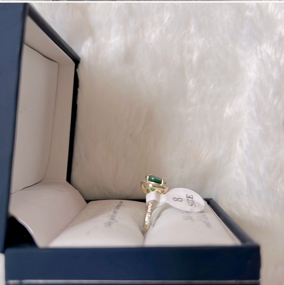 NIB Sterling Silver Olivia and Jackson green gemstone and cz Size 8 Ring - Picture 3 of 6